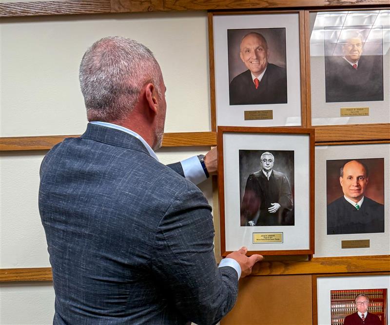 Judge Julio Jimenez Honored with Tribute into the DePaul University College of Law Hall of Judges