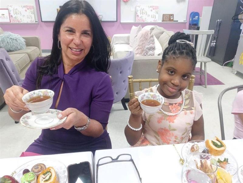 #WomenWhoInspire: Miami-Dade Courts Judges Mentor Local Girls from At Risk Schools