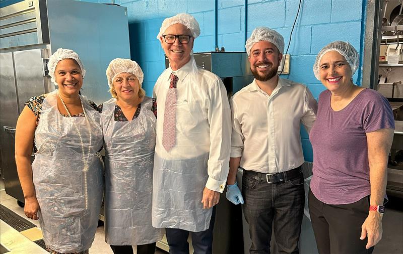 #JudgesWhoCare: Our Miami-Dade Courts Judges Periodically Serve Meals At The Chapman Partnership Downtown Miami Center